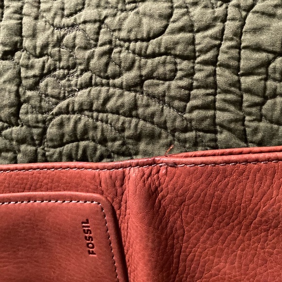 Fossil Shoulder Bag and Wallet Bundle - Picture 8 of 9